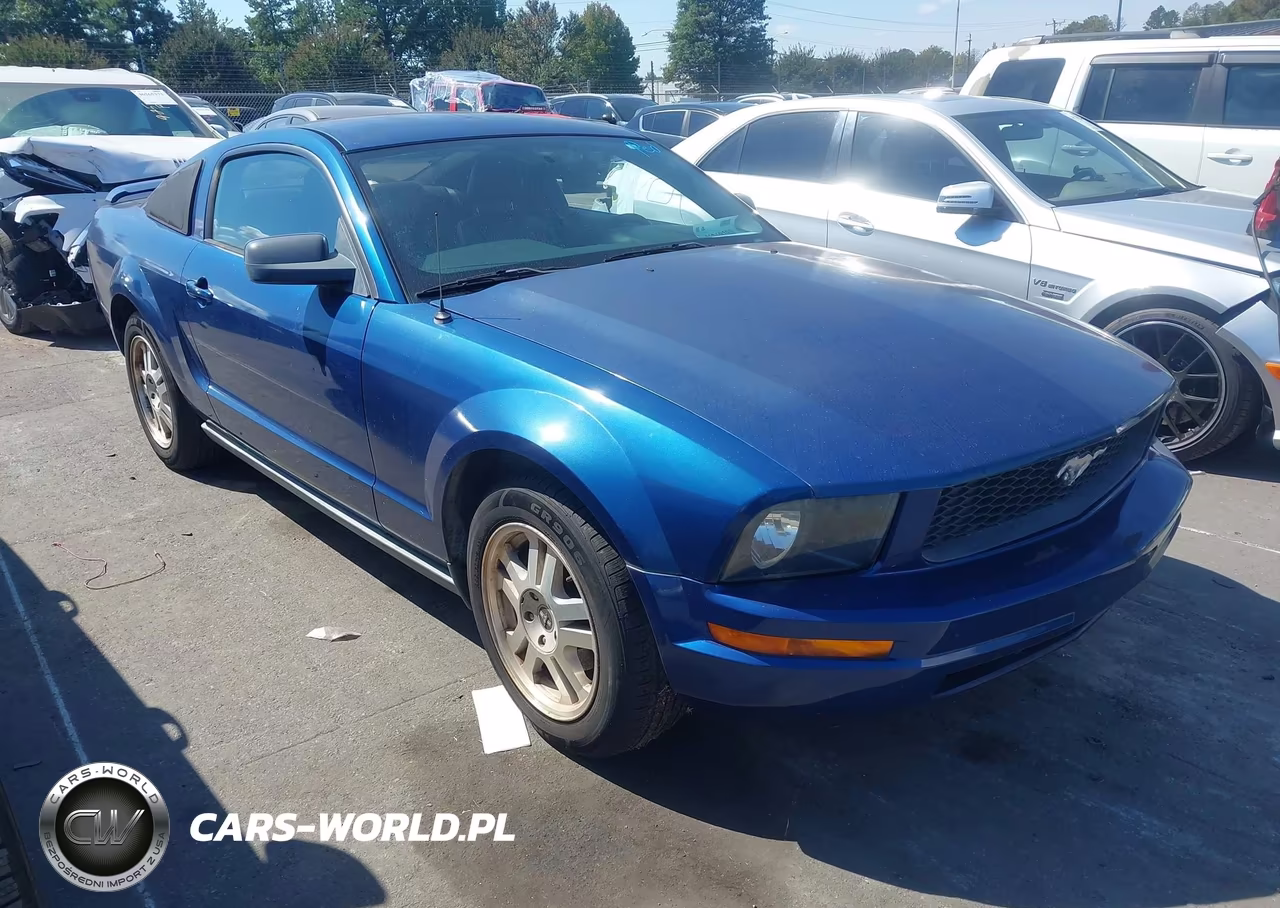 2007 Ford Mustang V6 Deluxe-V6 Premium