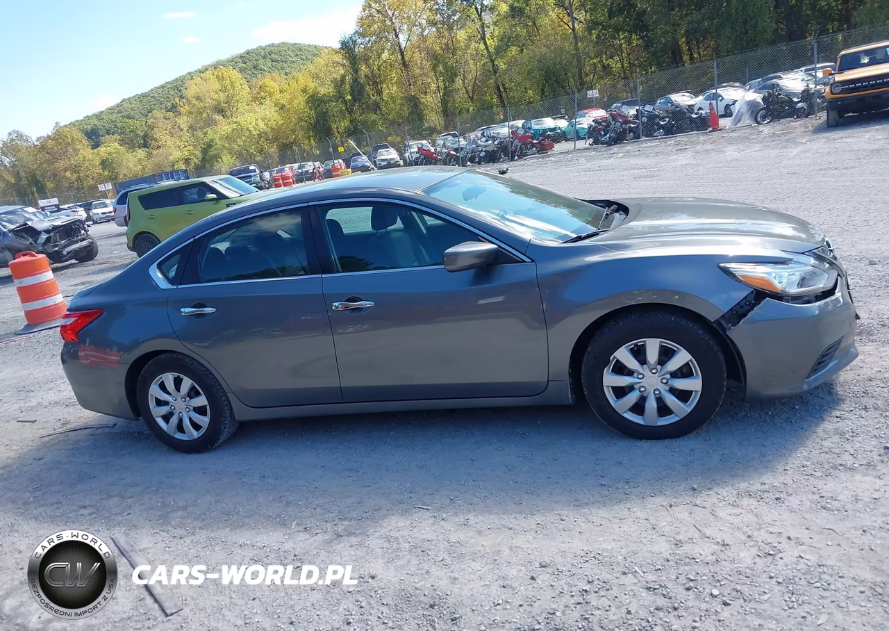 2017 Nissan Altima 2.5 S VIN:1N4AL3AP1HC470319 - 13