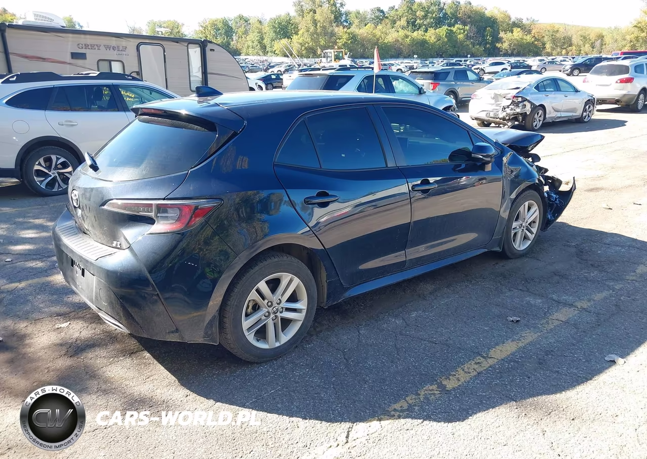 2022 Toyota Corolla Se VIN:JTND4MBE2N3181089 - 4