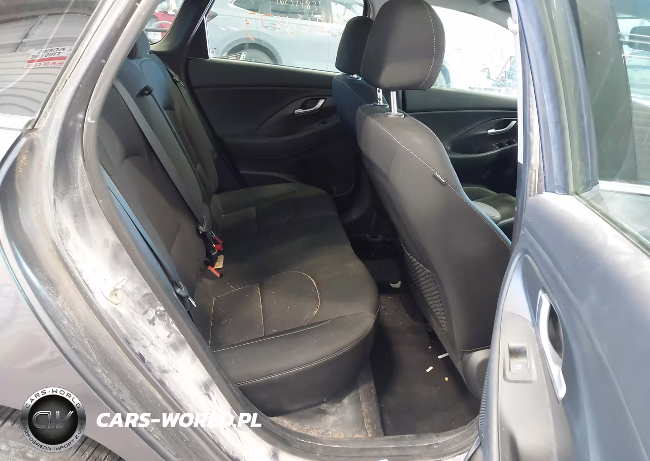 2019 Hyundai Elantra Gt VIN:KMHH35LE7KU102210 - 8