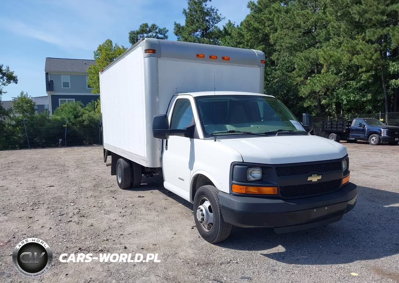 2015 Chevrolet Express Cutaway 4500 VIN:1GB6G5CG7F1117318 - 1