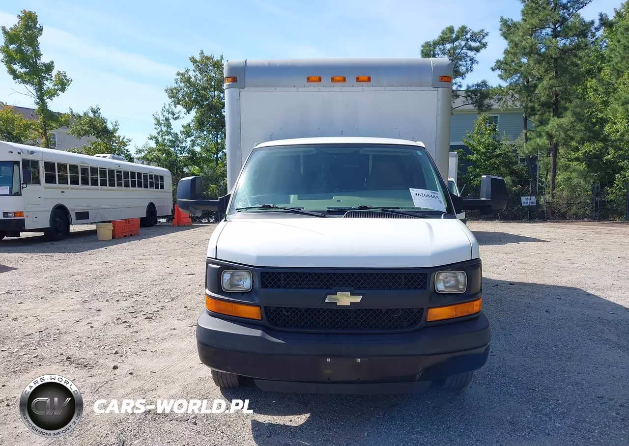 2015 Chevrolet Express Cutaway 4500 VIN:1GB6G5CG7F1117318 - 12