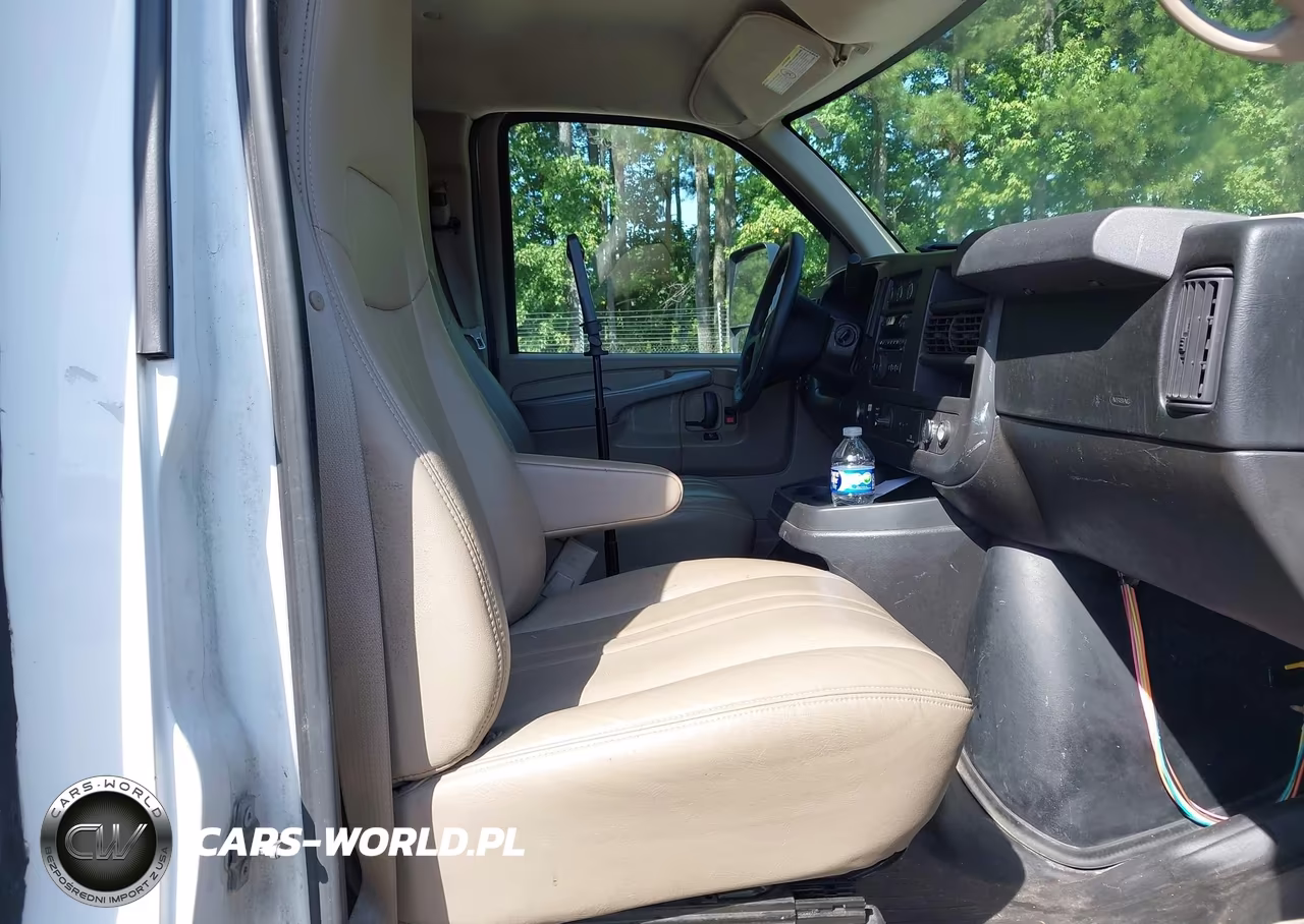 2015 Chevrolet Express Cutaway 4500 VIN:1GB6G5CG7F1117318 - 5