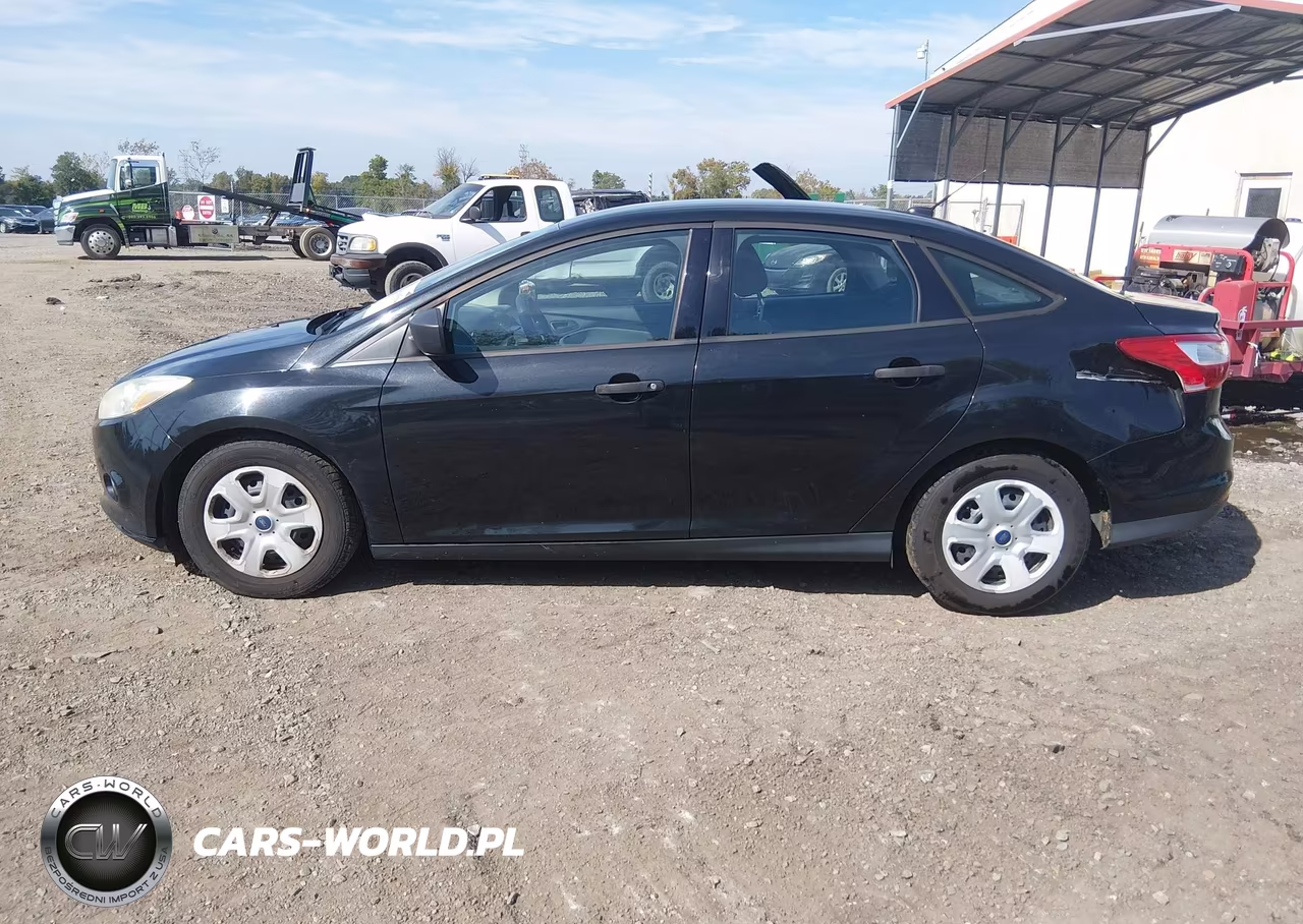 2013 Ford Focus S VIN:1FADP3E22DL132888 - 14