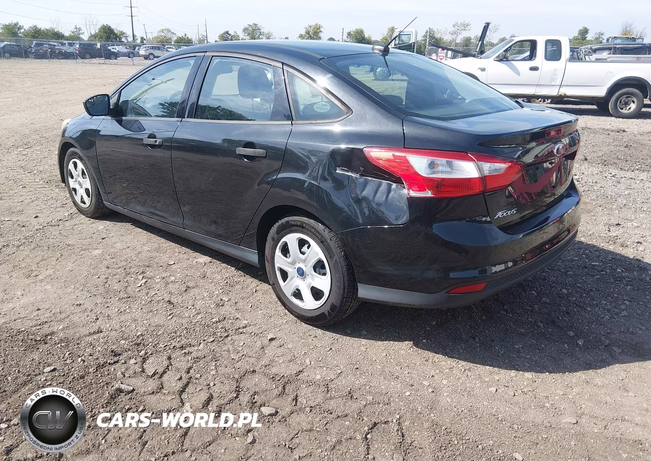 2013 Ford Focus S VIN:1FADP3E22DL132888 - 3