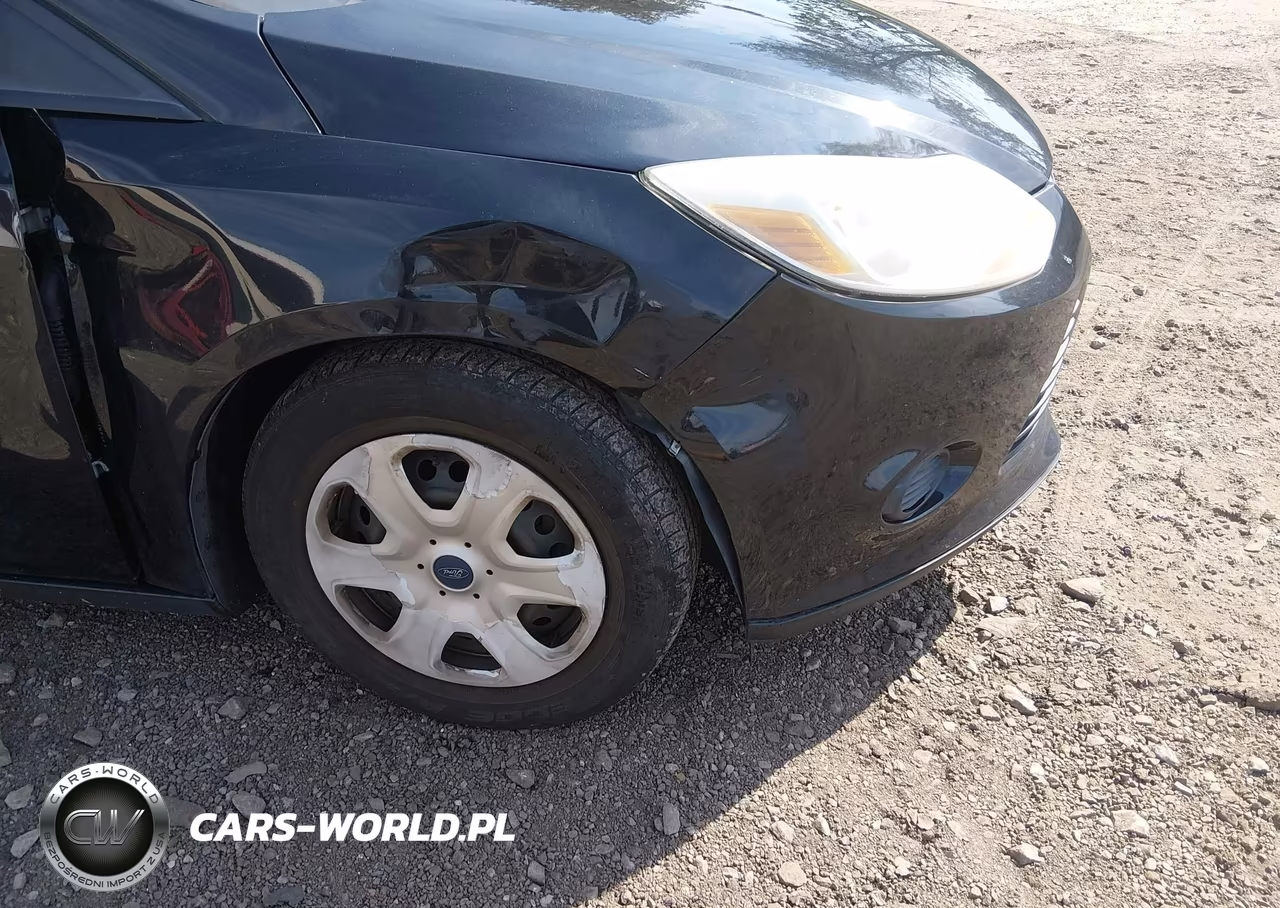 2013 Ford Focus S VIN:1FADP3E22DL132888 - 6