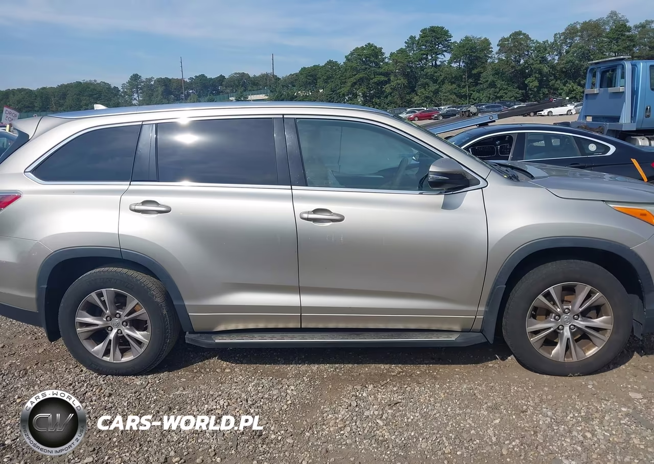 2014 Toyota Highlander Xle V6 VIN:5TDJKRFH7ES062919 - 13