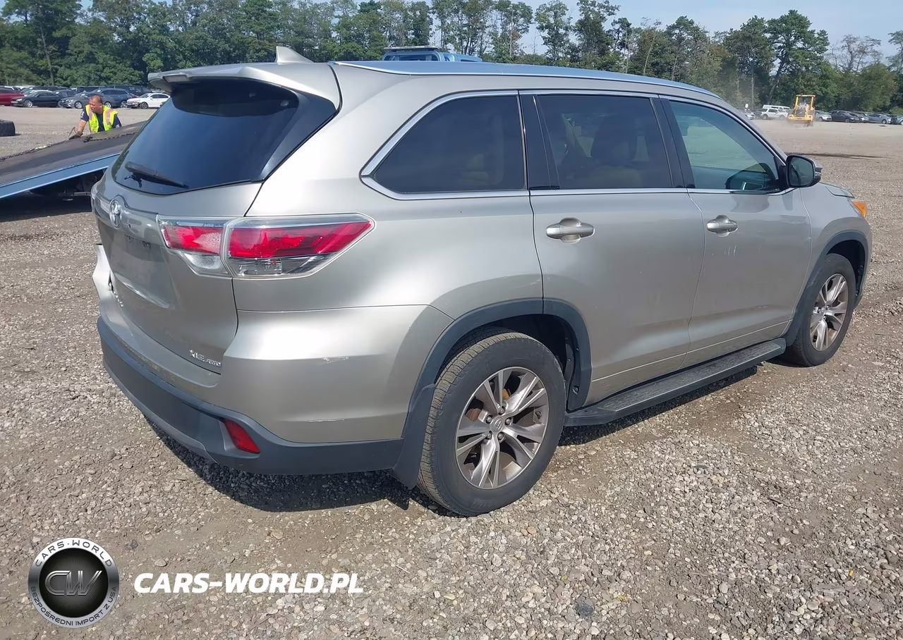 2014 Toyota Highlander Xle V6 VIN:5TDJKRFH7ES062919 - 4
