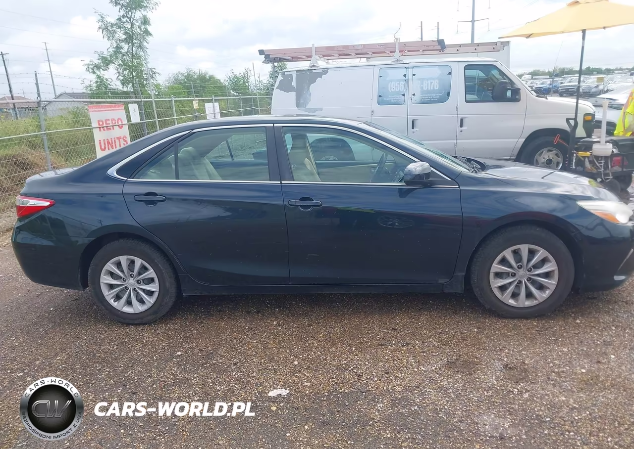 2015 Toyota Camry Le VIN:4T4BF1FKXFR464051 - 13