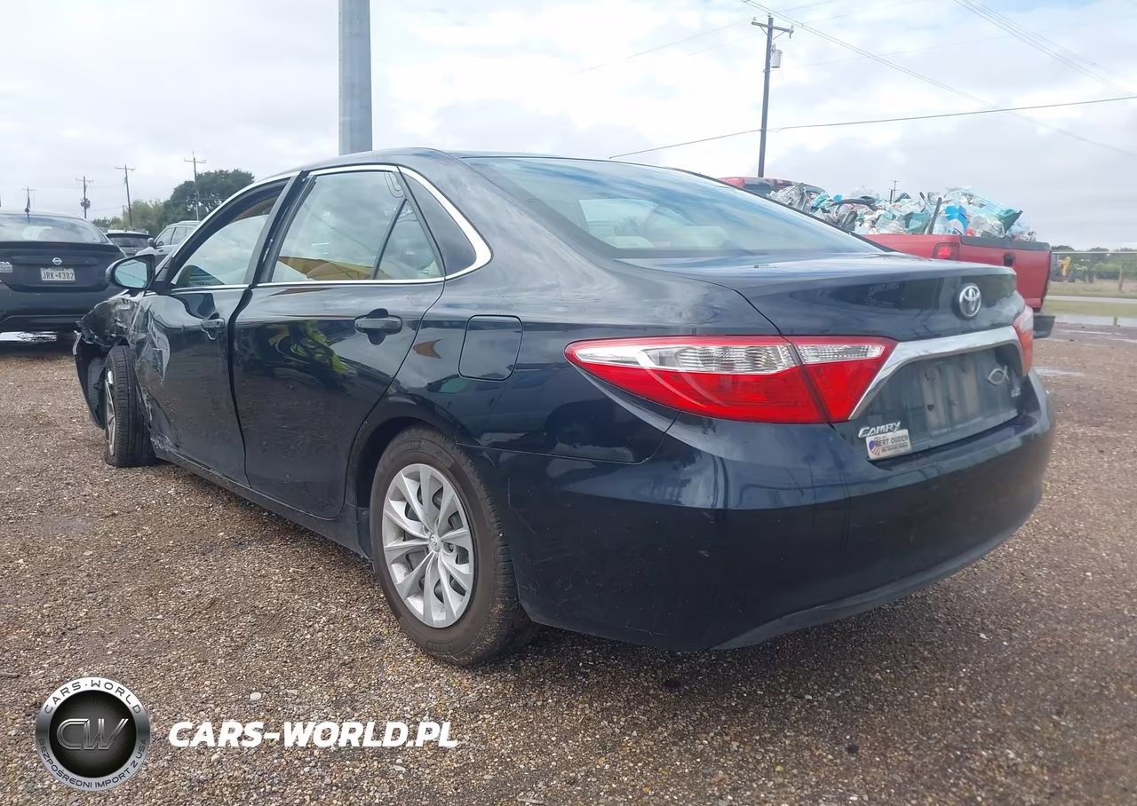 2015 Toyota Camry Le VIN:4T4BF1FKXFR464051 - 3