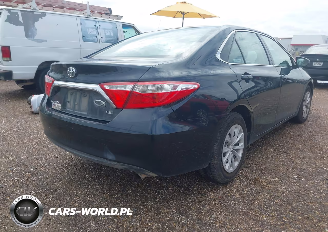 2015 Toyota Camry Le VIN:4T4BF1FKXFR464051 - 4