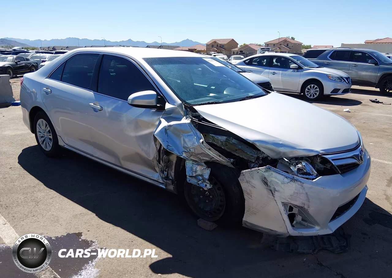 2012 Toyota Camry Le – zdjęcie 1 z 16