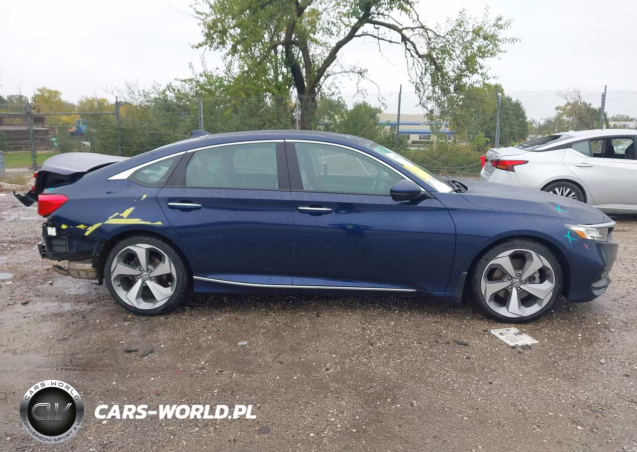 2018 Honda Accord Touring VIN:1HGCV1F92JA148870 - 13
