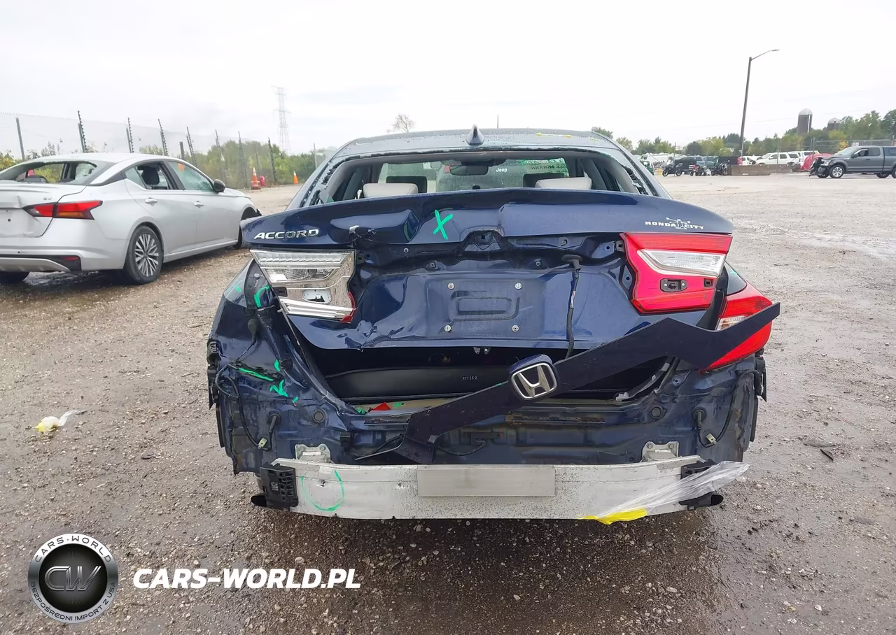 2018 Honda Accord Touring VIN:1HGCV1F92JA148870 - 16