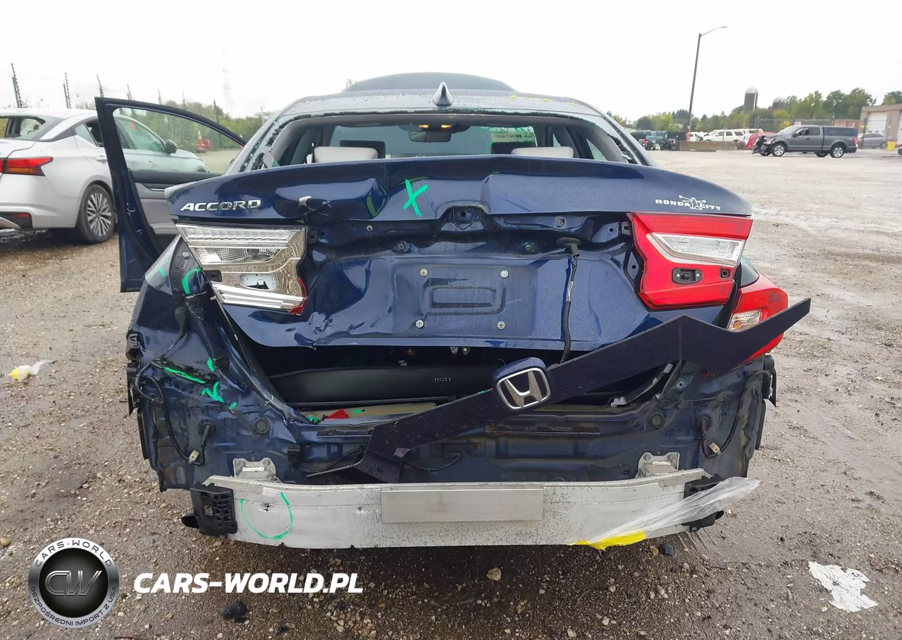 2018 Honda Accord Touring VIN:1HGCV1F92JA148870 - 6