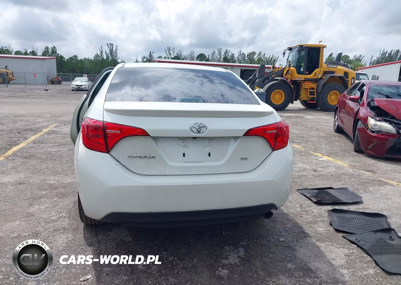 2018 Toyota Corolla Se VIN:5YFBURHE8JP781956 - 16