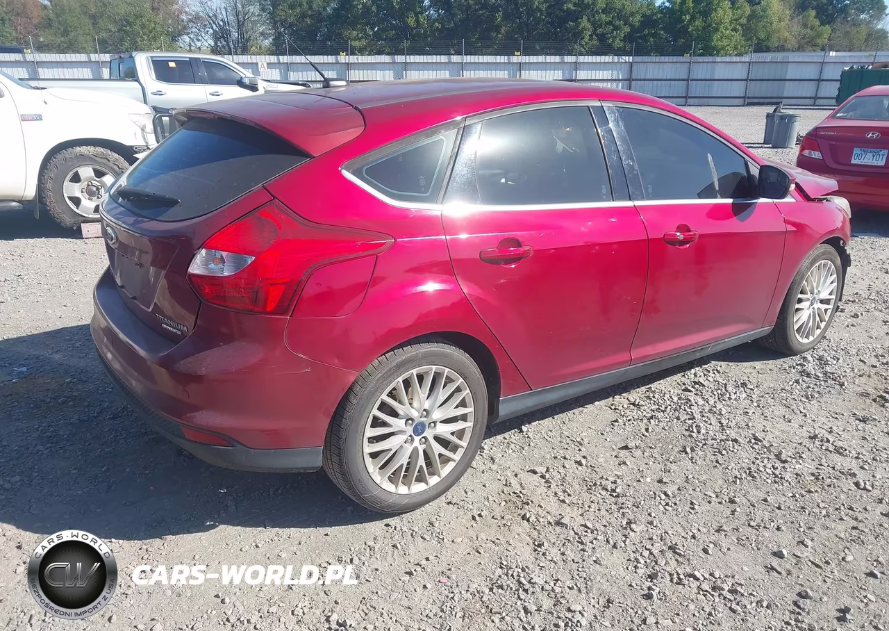 2013 Ford Focus Titanium VIN:1FADP3N20DL149379 - 4