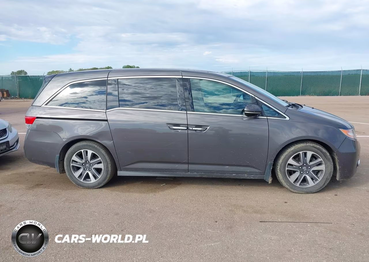 2015 Honda Odyssey Touring-Touring Elite VIN:5FNRL5H95FB038123 - 13