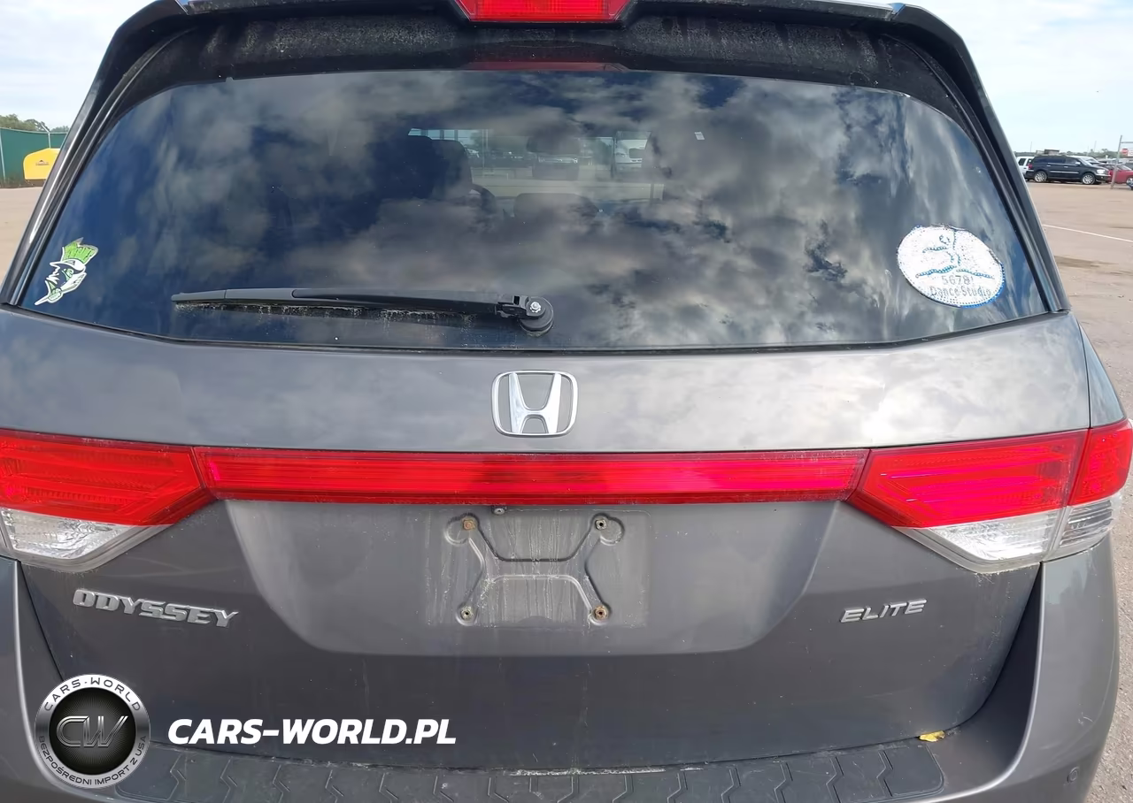 2015 Honda Odyssey Touring-Touring Elite VIN:5FNRL5H95FB038123 - 16