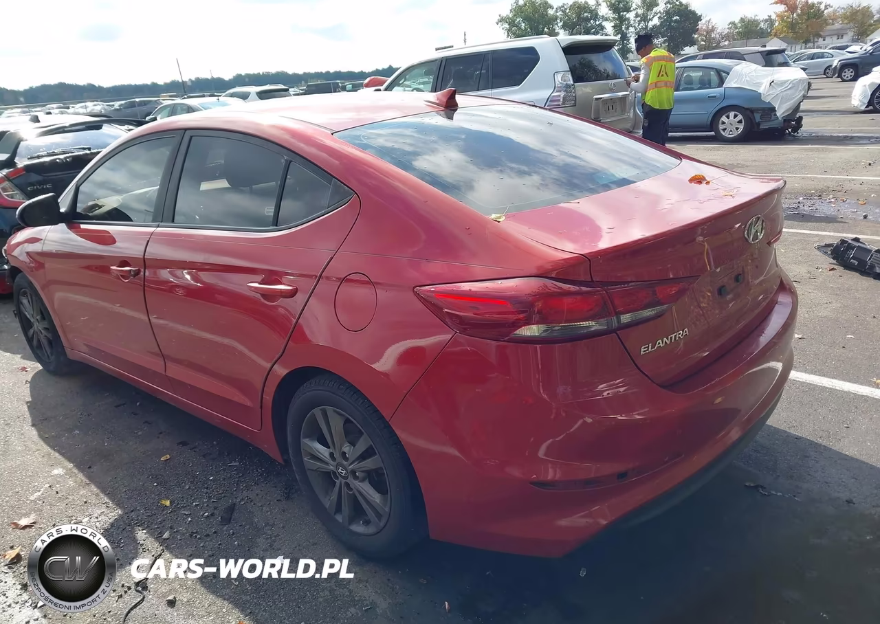 2018 Hyundai Elantra Sel VIN:5NPD84LF4JH219338 - 3