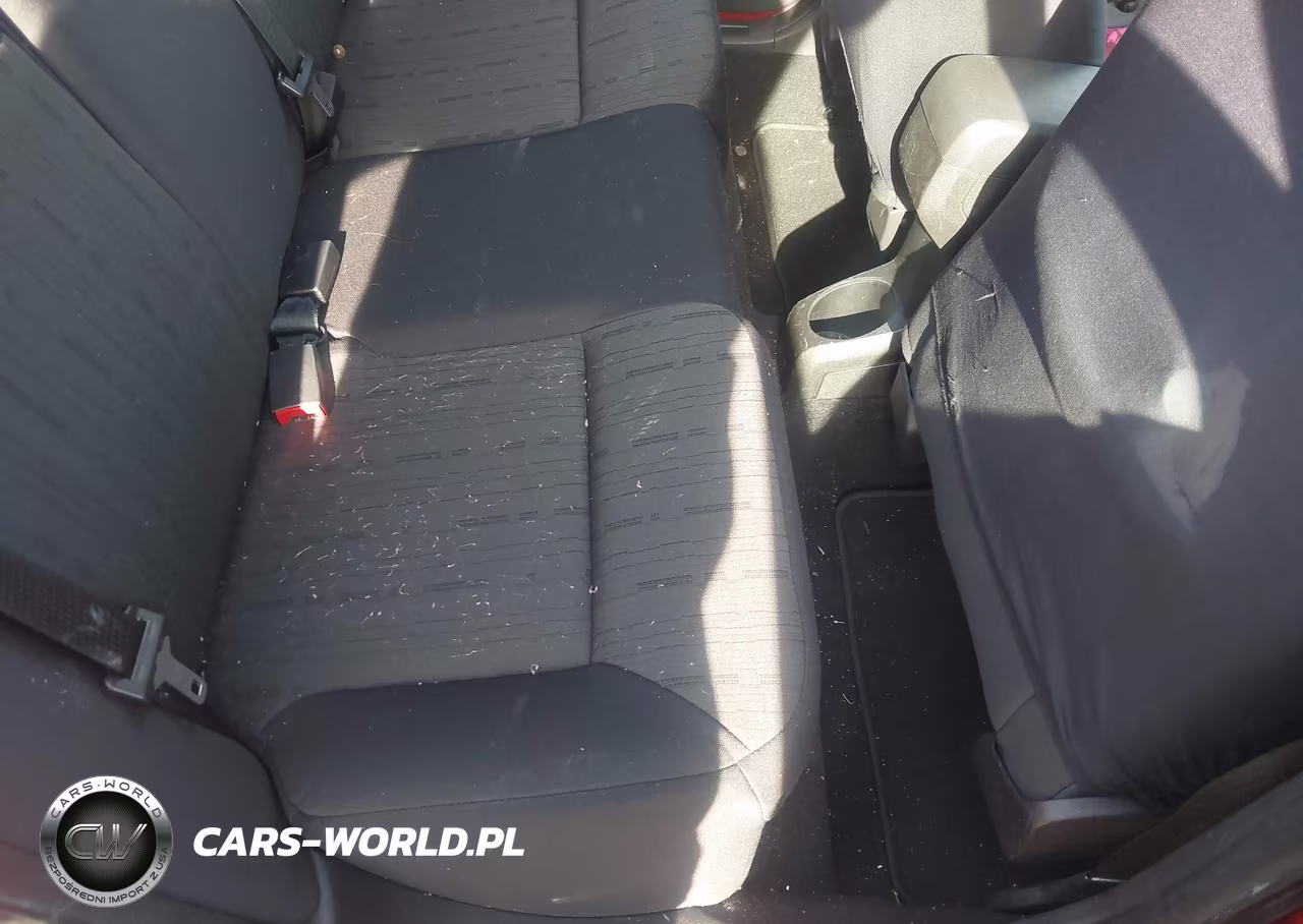 2011 Ford Focus Se VIN:1FAHP3FN5BW104993 - 8