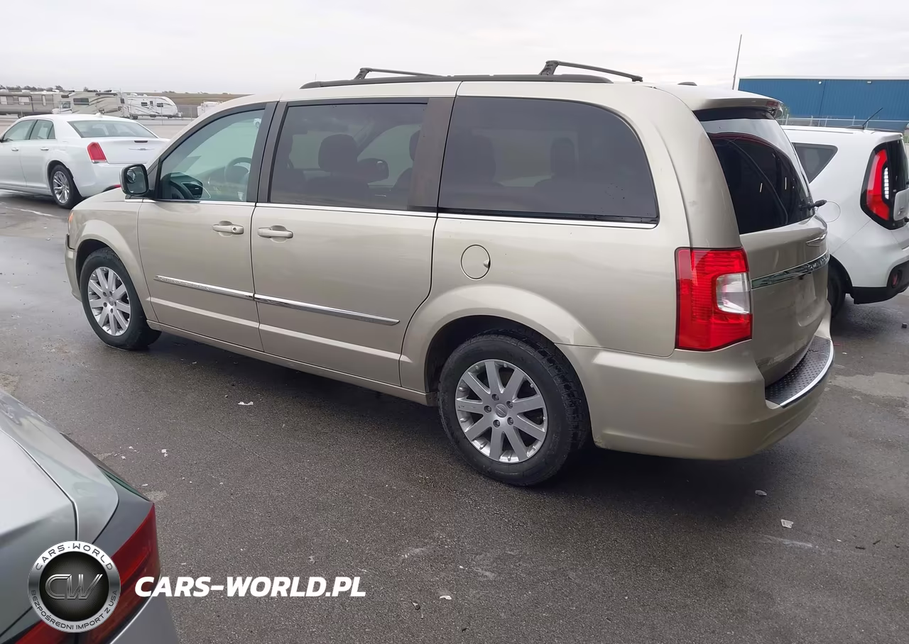 2016 Chrysler Town & Country Touring VIN:2C4RC1BG6GR268274 - 3