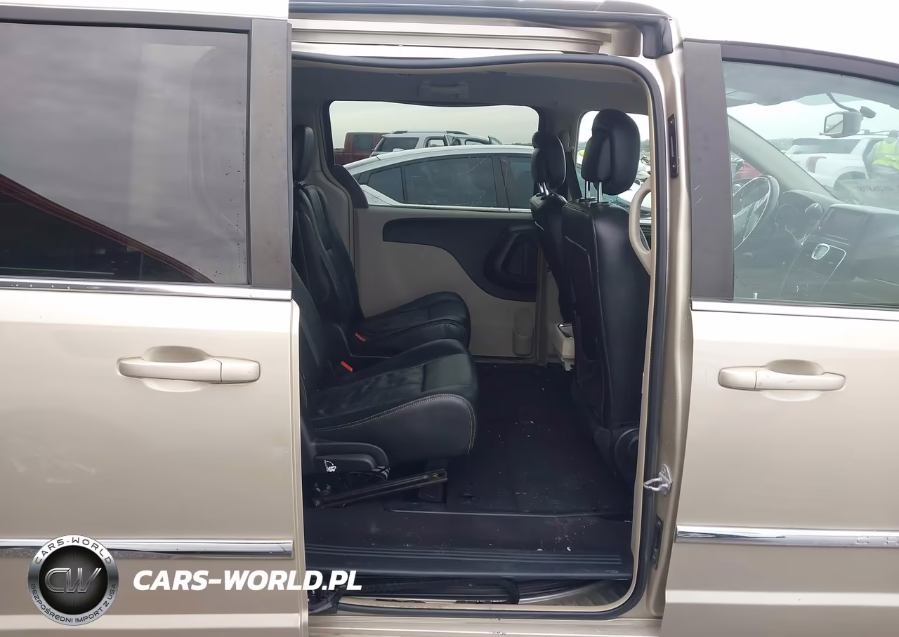 2016 Chrysler Town & Country Touring VIN:2C4RC1BG6GR268274 - 8