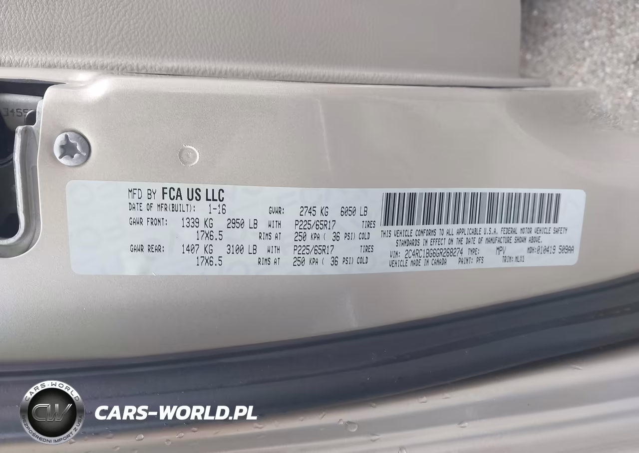 2016 Chrysler Town & Country Touring VIN:2C4RC1BG6GR268274 - 9