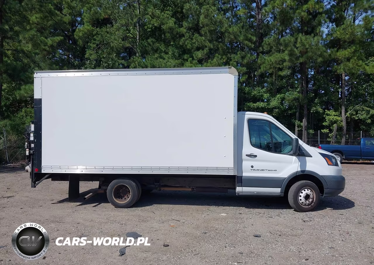 2018 Ford Transit-350 Cutaway VIN:1FDRS8PM6JKB23067 - 13