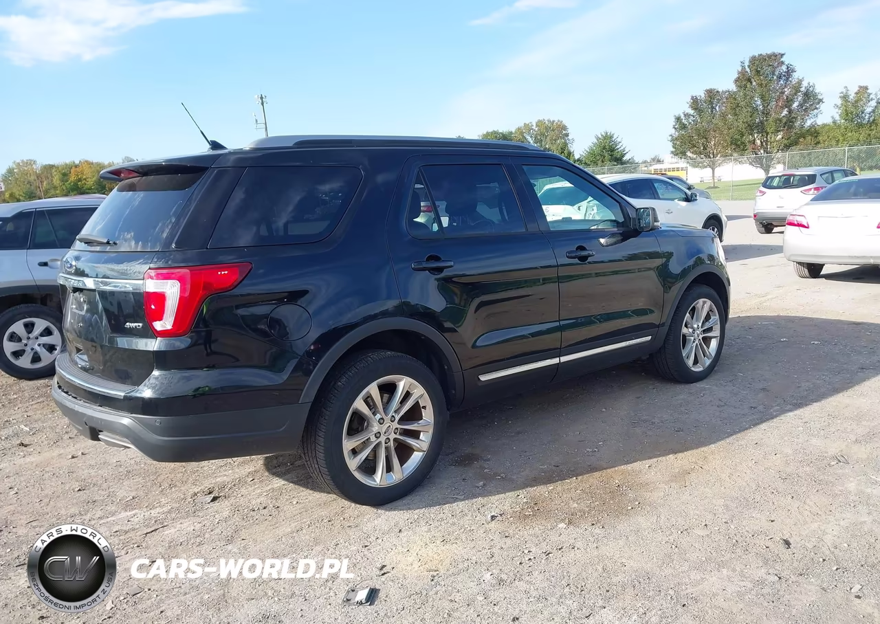 2018 Ford Explorer Xlt VIN:1FM5K8D8XJGC52857 - 4