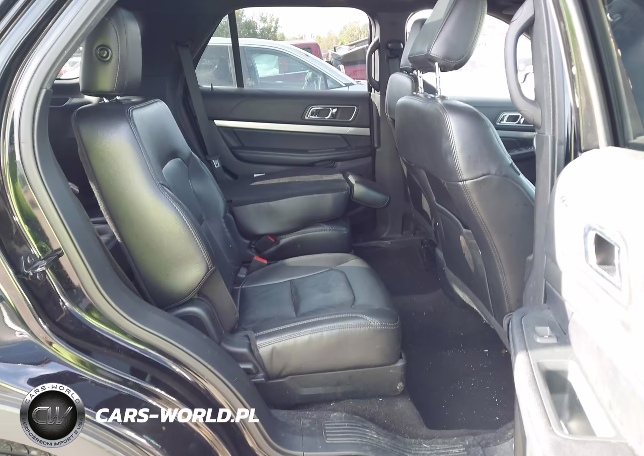 2018 Ford Explorer Xlt VIN:1FM5K8D8XJGC52857 - 8