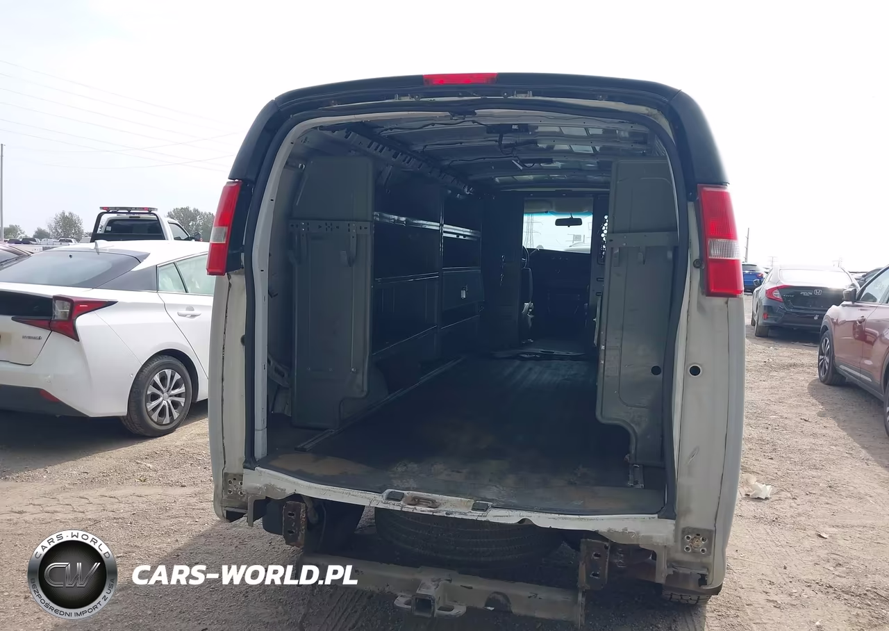 2017 Chevrolet Express 2500 Work Van VIN:1GCWGBFF7H1255182 - 16