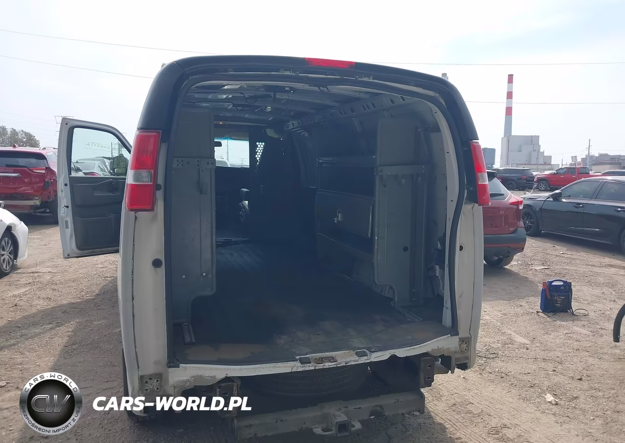 2017 Chevrolet Express 2500 Work Van VIN:1GCWGBFF7H1255182 - 6