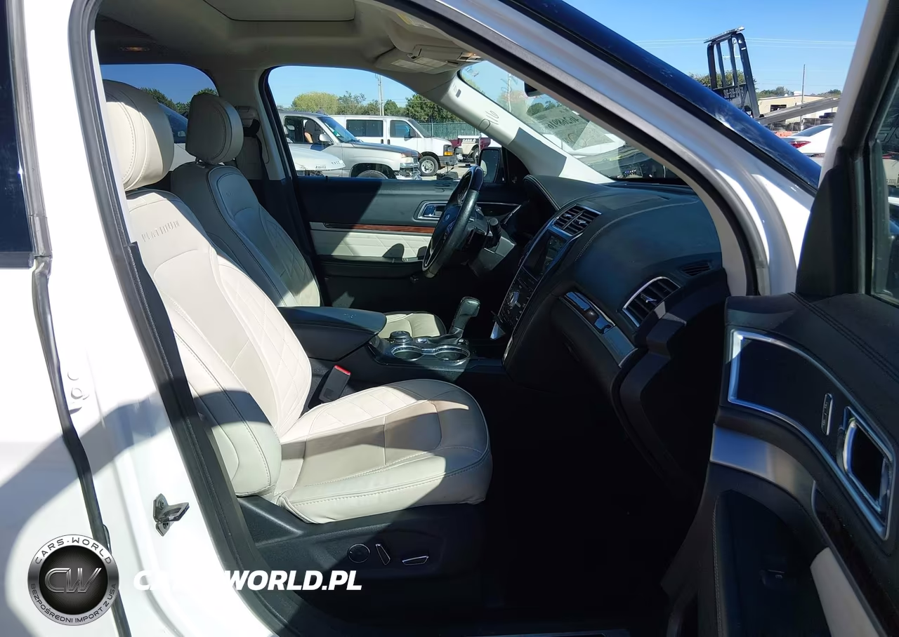 2017 Ford Explorer Platinum VIN:1FM5K8HTXHGB79062 - 5