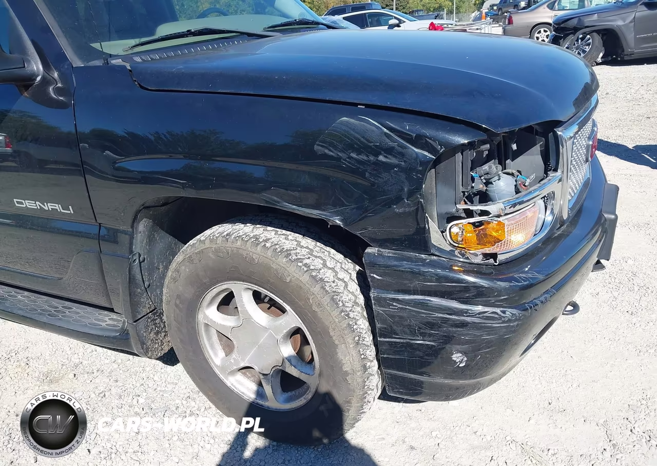 2001 GMC Yukon Denali VIN:1GKEK63U51J185342 - 17