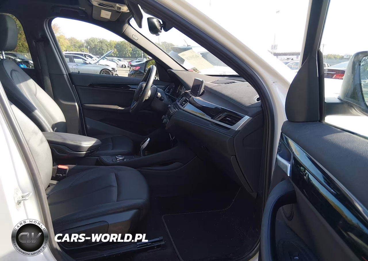 2022 BMW X1 xDrive28I VIN:WBXJG9C02N5V21878 - 5