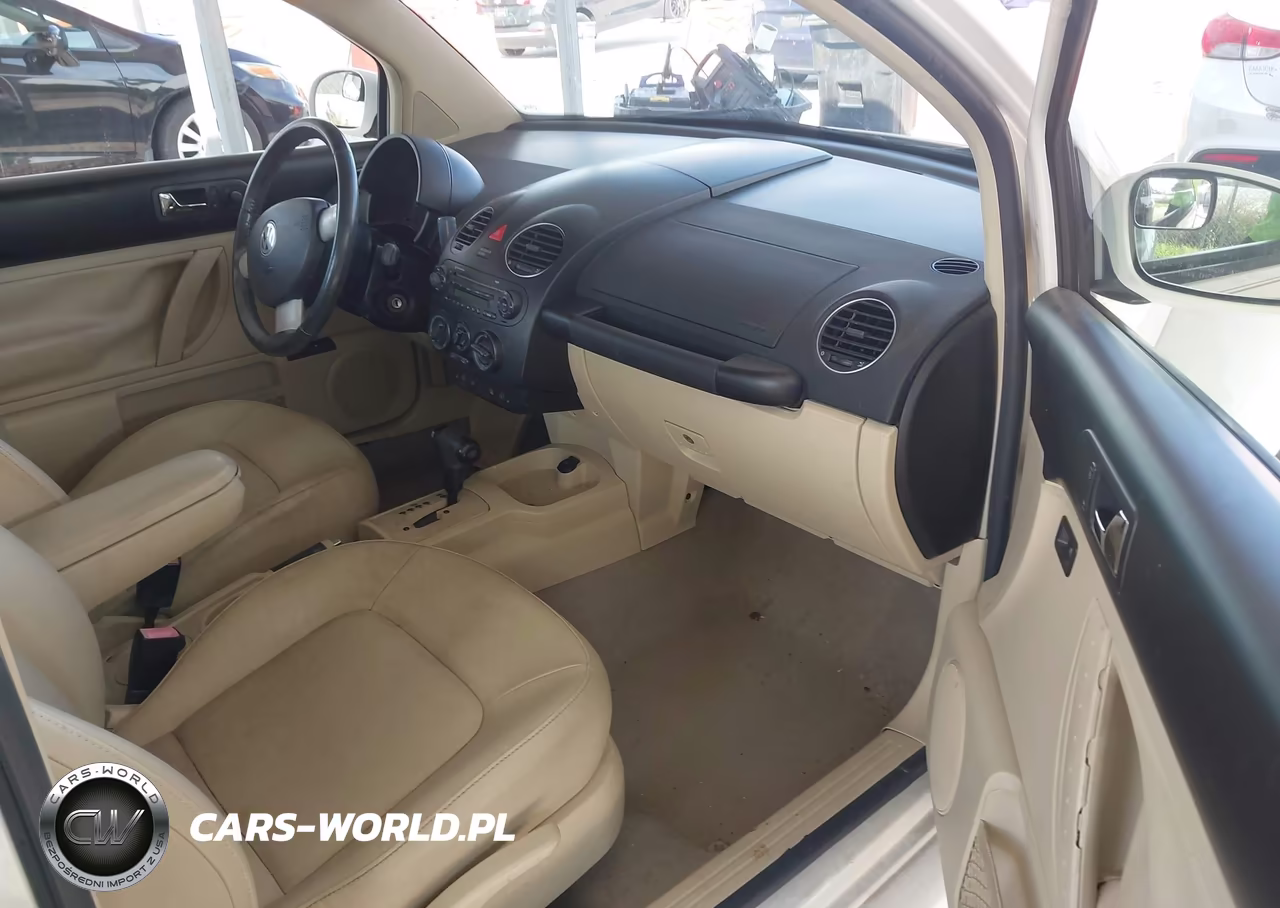 2010 Volkswagen New Beetle 2.5L VIN:3VWRW3AG1AM011815 - 5