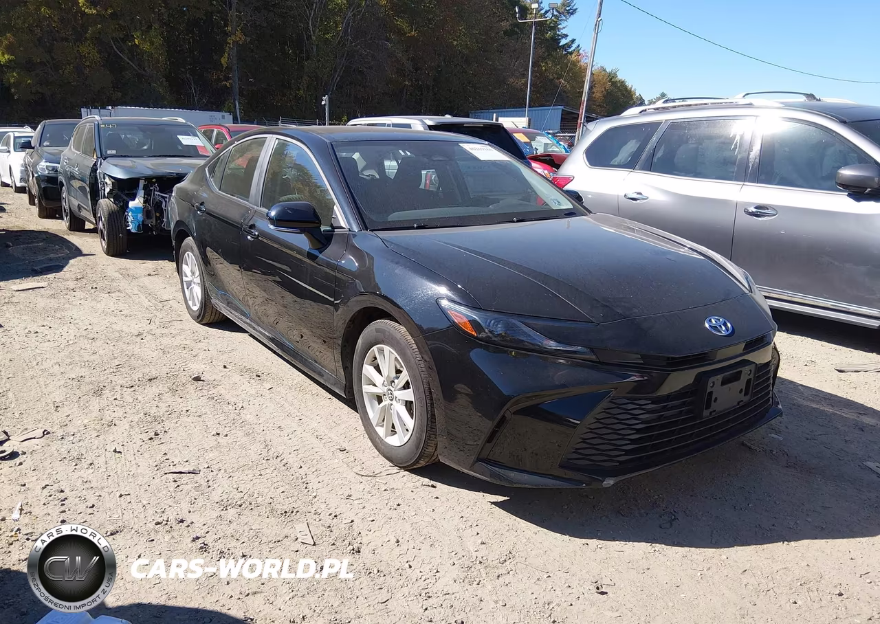 2025 Toyota Camry Le – zdjęcie 1 z 17