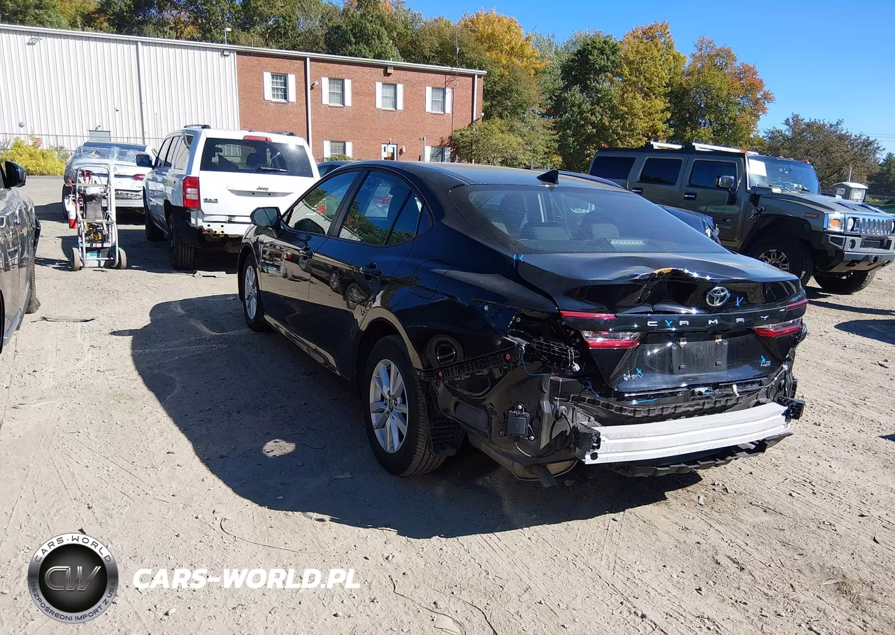 2025 Toyota Camry Le VIN:4T1DAACK0SU157746 - 3