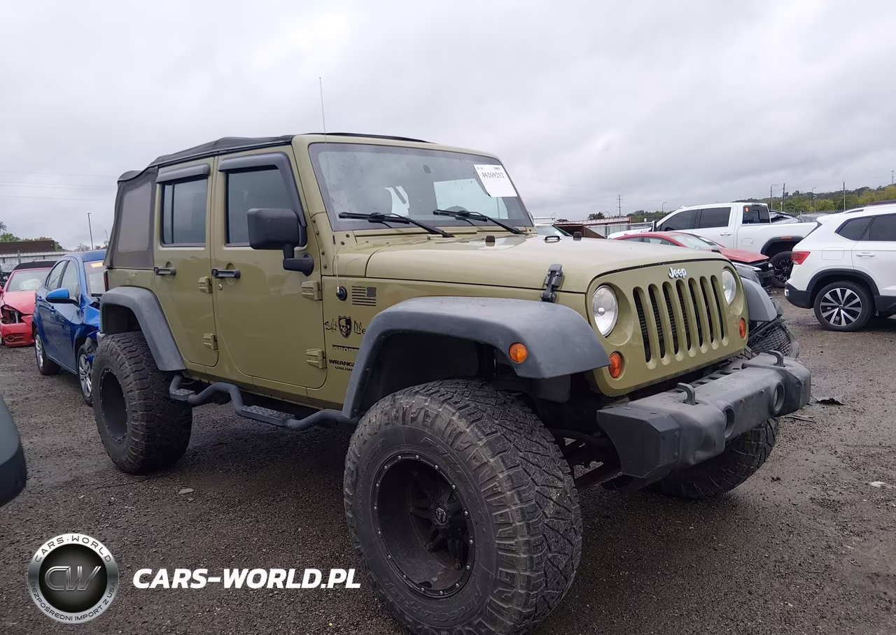 2013 Jeep Wrangler Unlimited Sport VIN:1C4BJWDG3DL632219 - 13