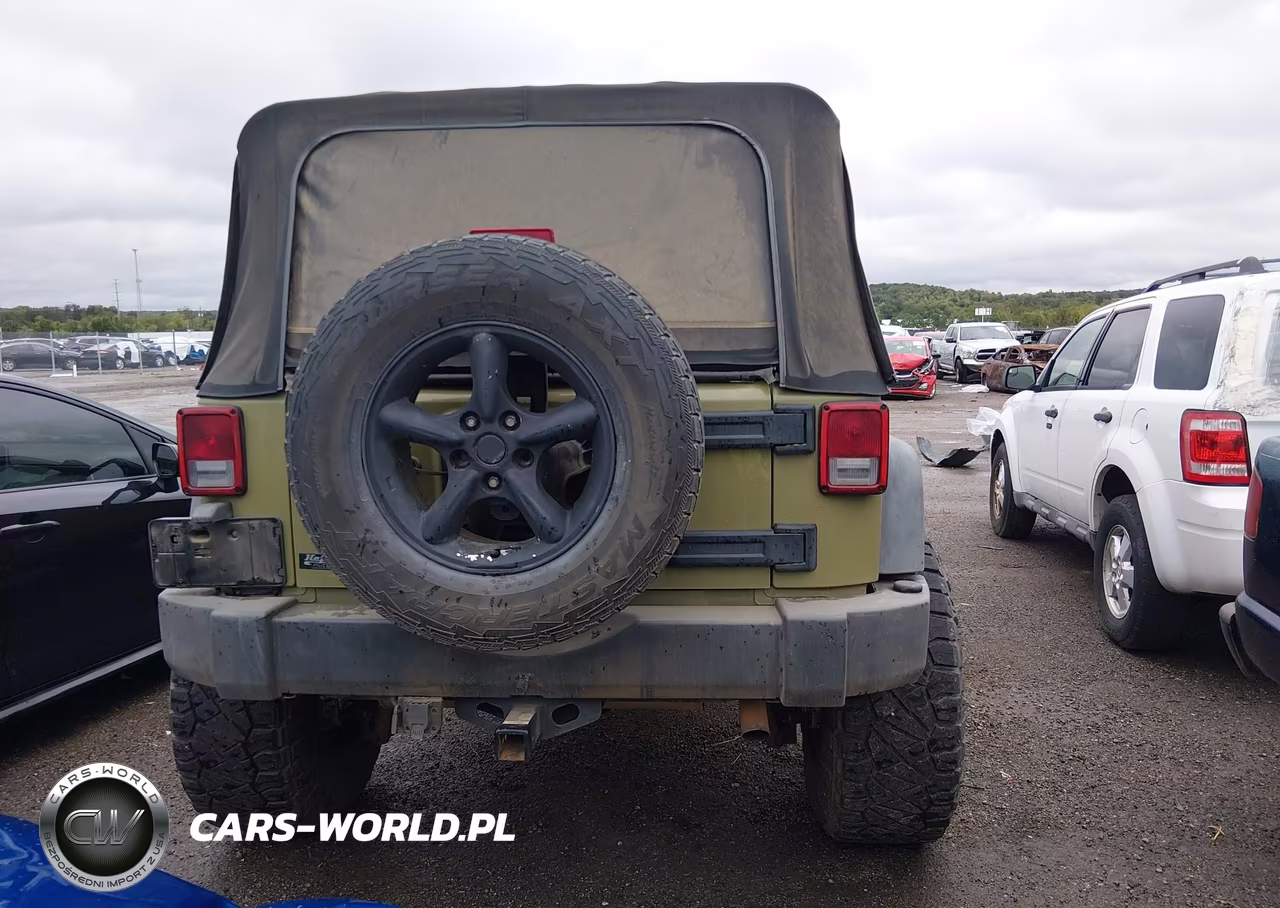 2013 Jeep Wrangler Unlimited Sport VIN:1C4BJWDG3DL632219 - 16