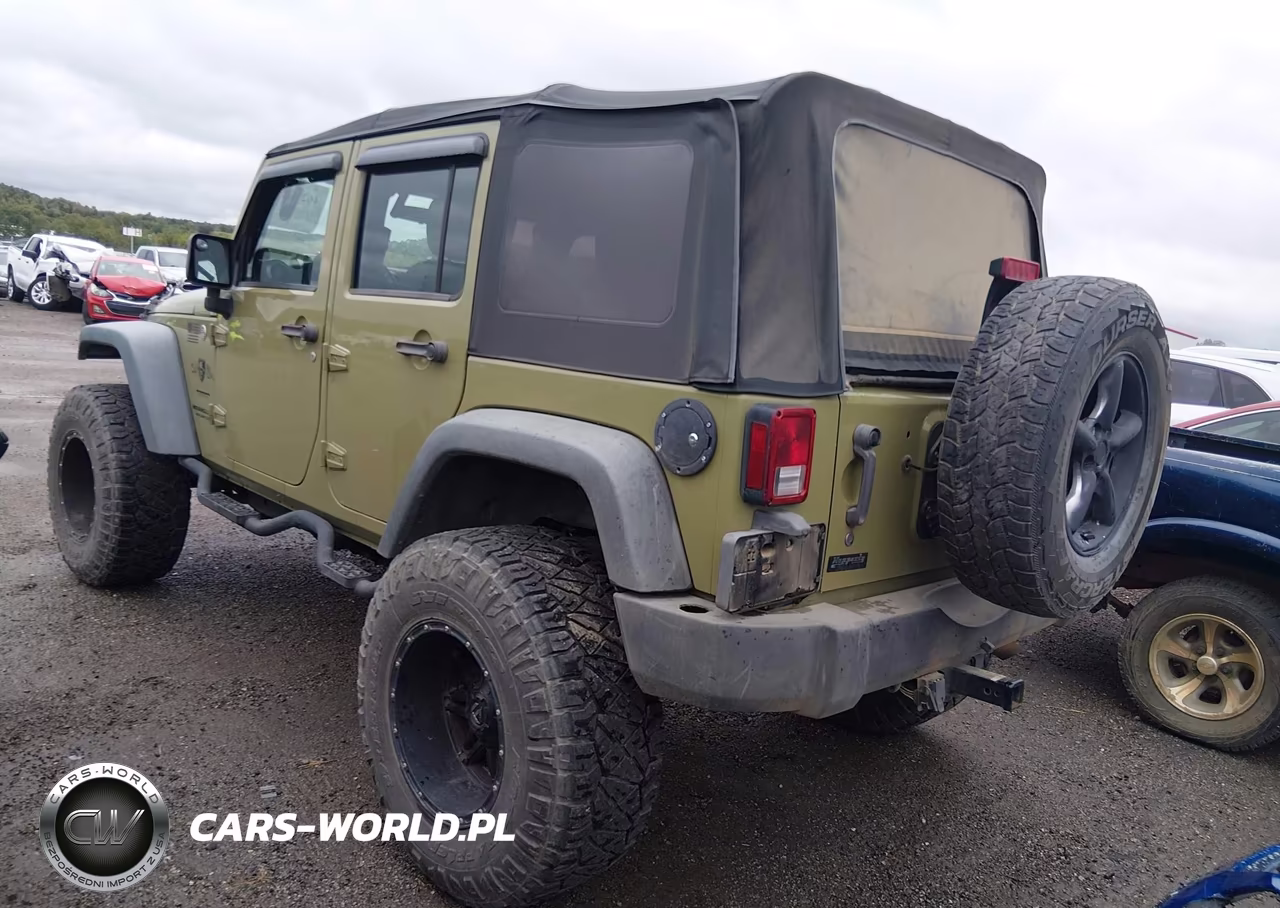 2013 Jeep Wrangler Unlimited Sport VIN:1C4BJWDG3DL632219 - 3