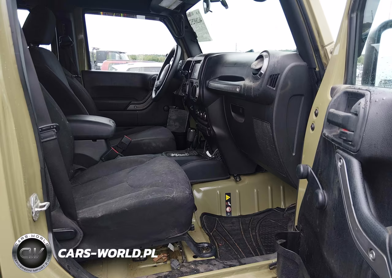 2013 Jeep Wrangler Unlimited Sport VIN:1C4BJWDG3DL632219 - 5