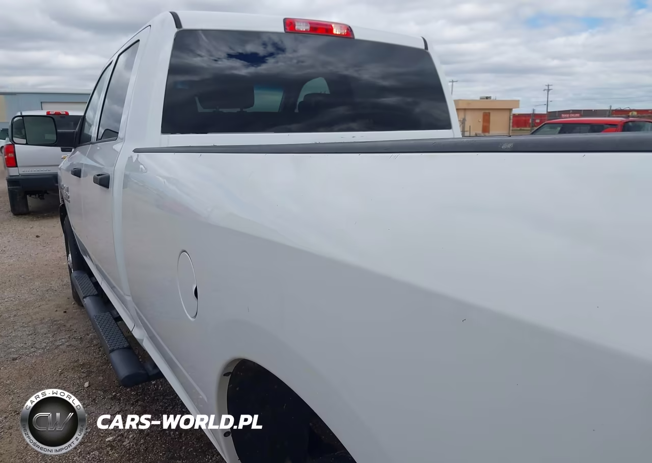 2018 Ram 3500 Tradesman 4X4 8' Box VIN:3C63R3GT6JG412576 - 15