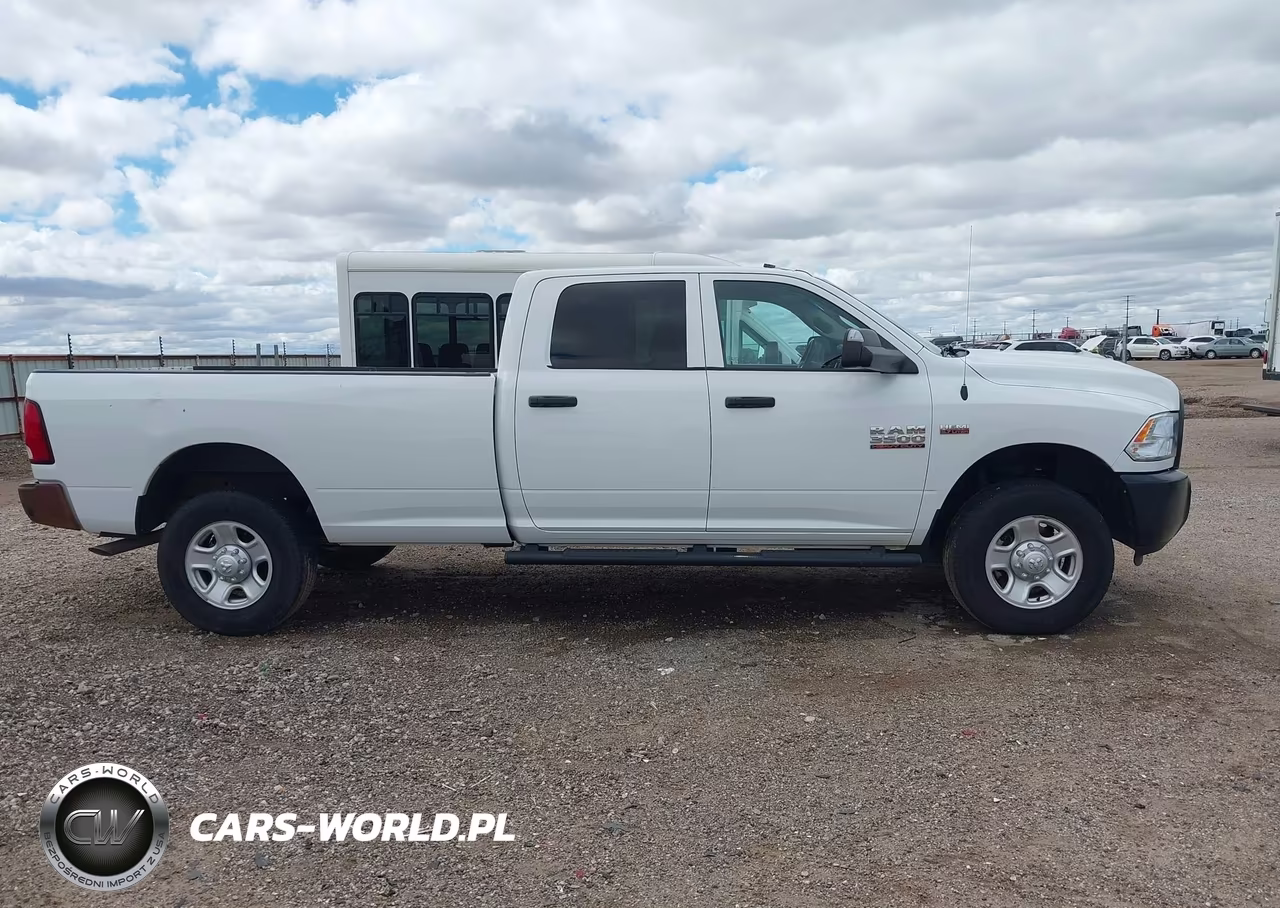 2018 Ram 3500 Tradesman 4X4 8' Box VIN:3C63R3GT6JG412576 - 17