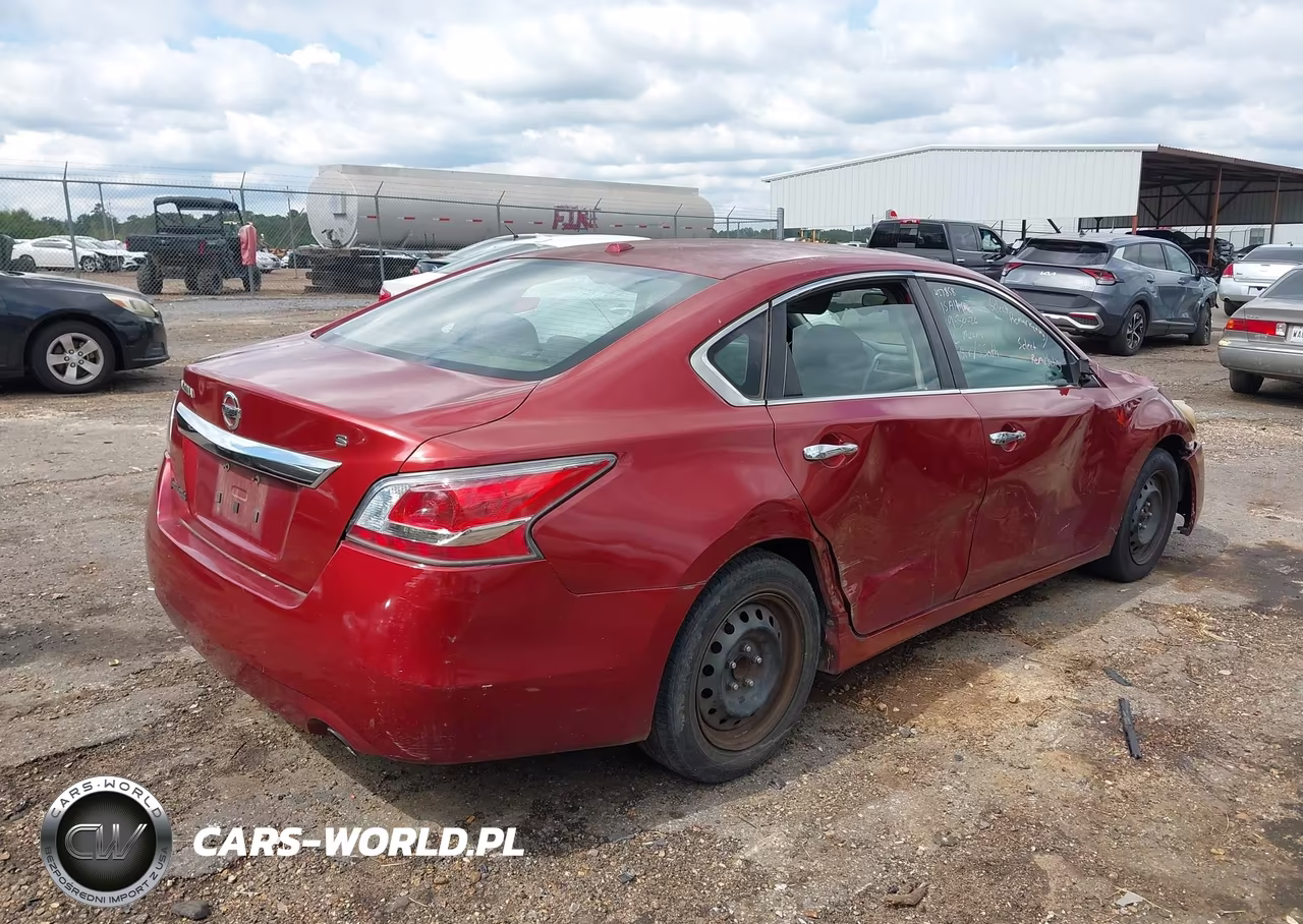 2015 Nissan Altima VIN:1N4AL3AP7FC427858 - 4