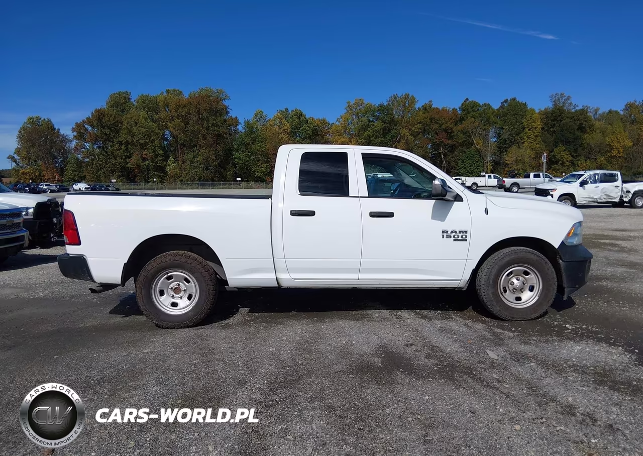 2019 Ram 1500 Classic Tradesman 4X4 6'4 Box VIN:1C6RR7FG5KS658597 - 18