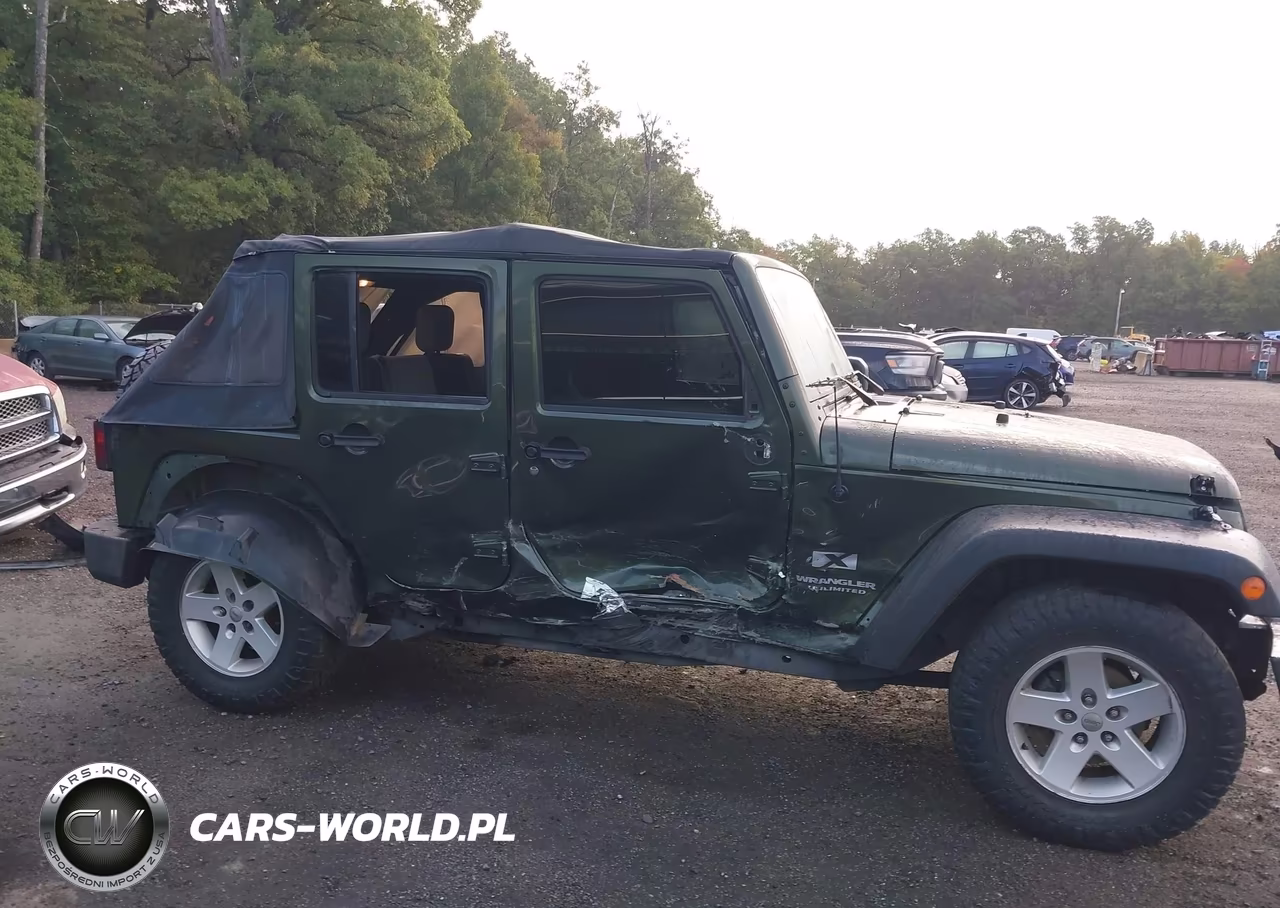 2007 Jeep Wrangler Unlimited X VIN:1J4GB39137L152847 - 13