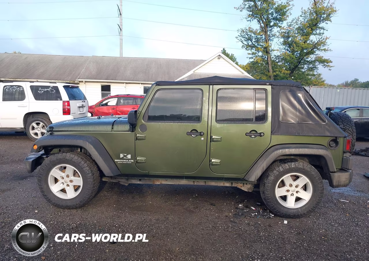 2007 Jeep Wrangler Unlimited X VIN:1J4GB39137L152847 - 14