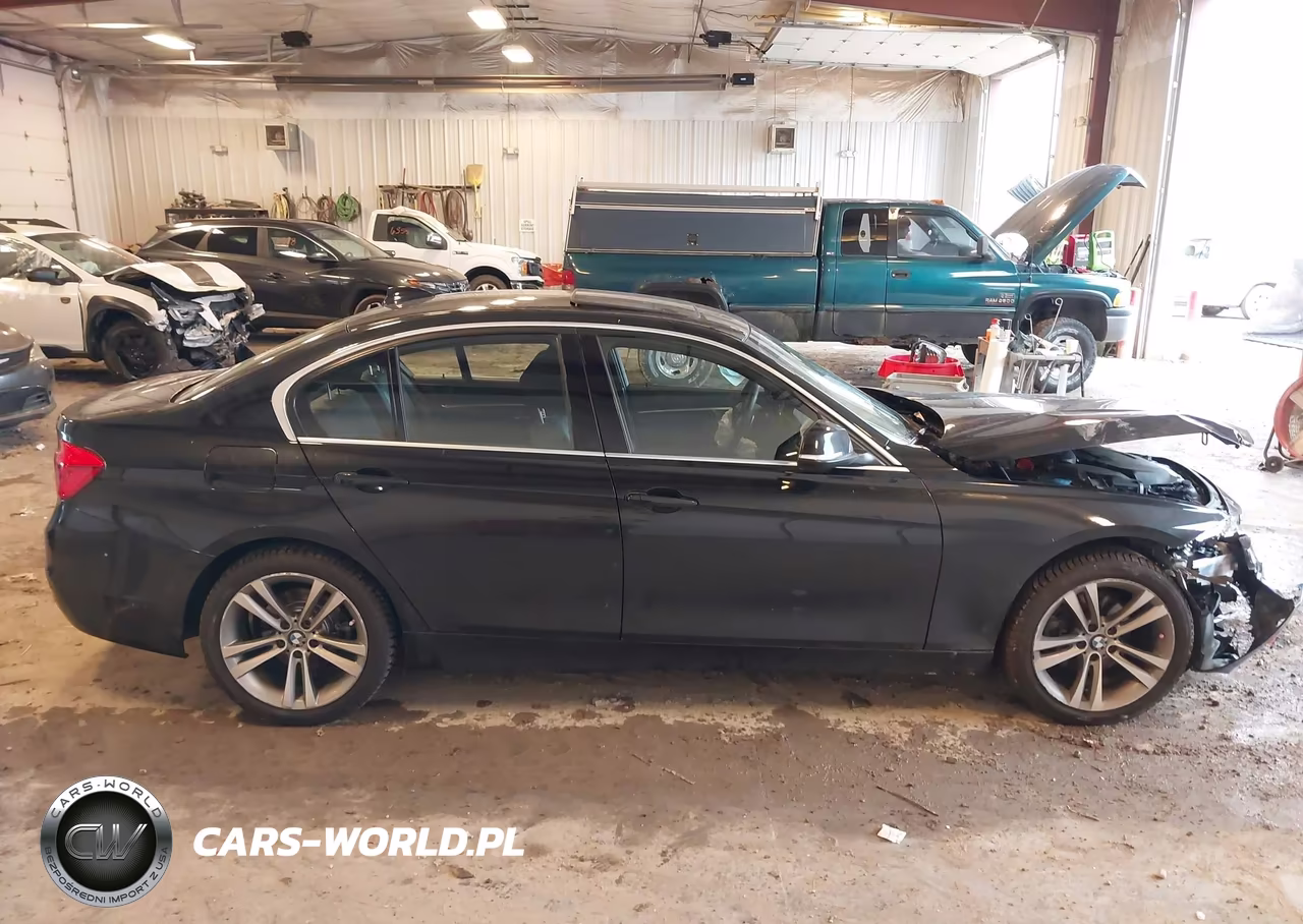 2018 BMW 330I xDrive VIN:WBA8D9G58JNU66712 - 13